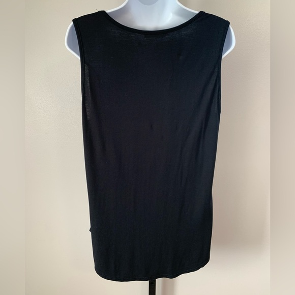 BOMBOM Black Sleeveless Top with Crisscross Detail - Picture 2 of 16